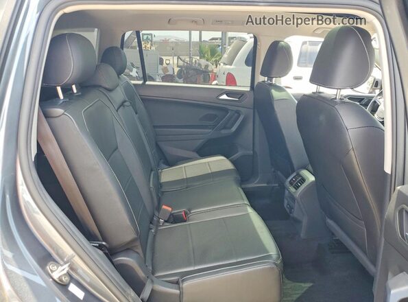 3VV3B7AX1MM059512 2021 VOLKSWAGEN TIGUAN Gray Սալոնի հետևի տեսք