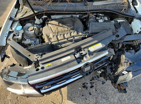 3VV3B7AX1MM084975 2021 VOLKSWAGEN TIGUAN Белый Вид задней части салона