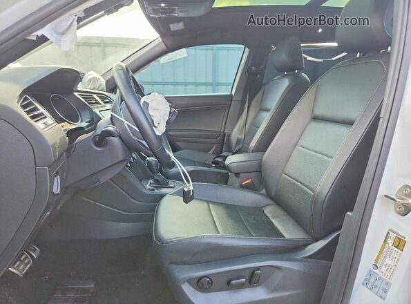3VV3B7AX1MM084975 2021 VOLKSWAGEN TIGUAN Белый Вид салона спереди