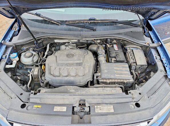 3VV3B7AX2JM020066 2018 VOLKSWAGEN TIGUAN Blue Вид підкапотного простору