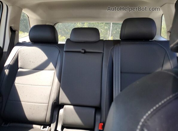 3VV3B7AX2JM023209 2018 VOLKSWAGEN TIGUAN White Вид задніх сидінь