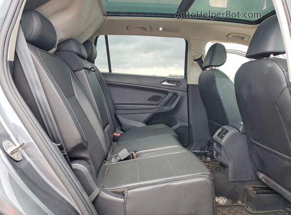 3VV3B7AX2JM119793 2018 VOLKSWAGEN TIGUAN Gray Vista de los asientos traseros