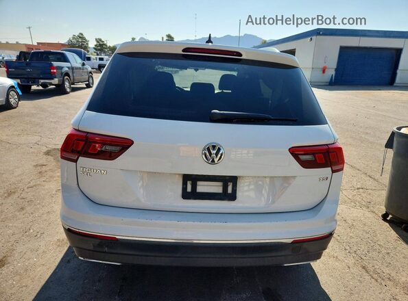 3VV3B7AX2JM161851 2018 VOLKSWAGEN TIGUAN White Widok z tyłu
