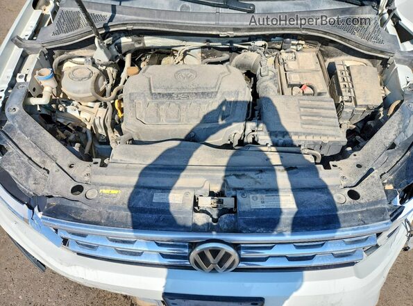 3VV3B7AX2JM161851 2018 VOLKSWAGEN TIGUAN White Widok komory silnika
