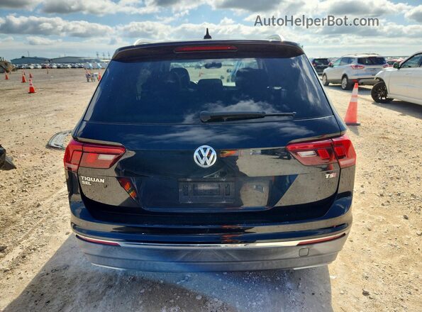 3VV3B7AX2JM221742 2018 VOLKSWAGEN TIGUAN Black Rear view