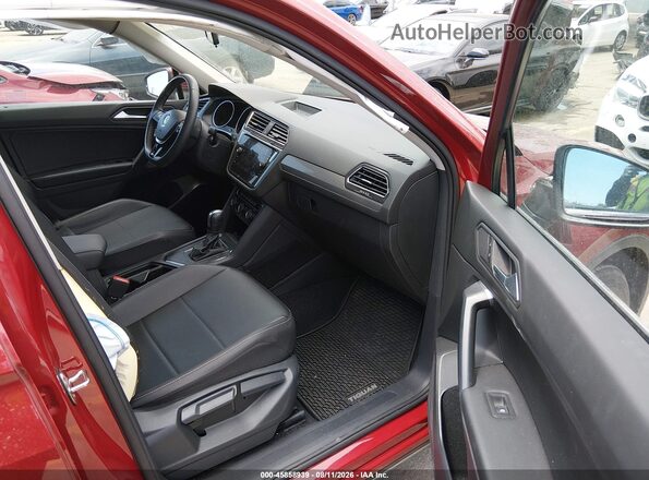 3VV3B7AX2MM057574 2021 VOLKSWAGEN TIGUAN Red Widok wnętrza z przodu