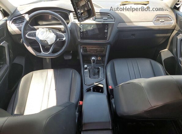 3VV3B7AX2PM115963 2023 VOLKSWAGEN TIGUAN Black წინა პანელის ხედი