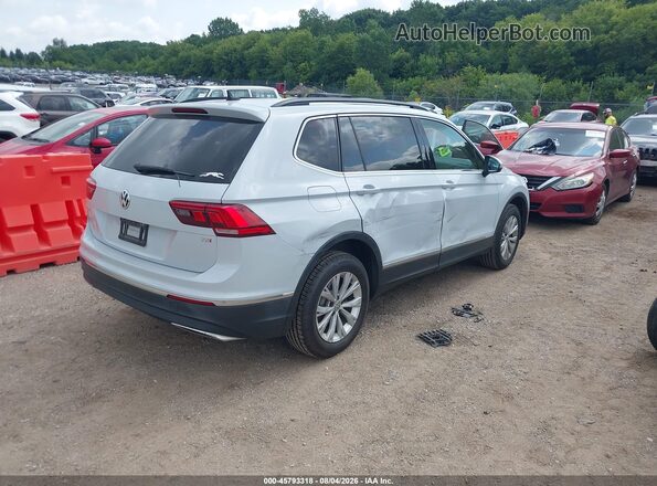 3VV3B7AX3JM180425 2018 VOLKSWAGEN TIGUAN White Rear right