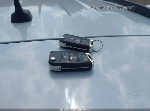 3VV3B7AX3JM180425 2018 VOLKSWAGEN TIGUAN White Dashboard view
