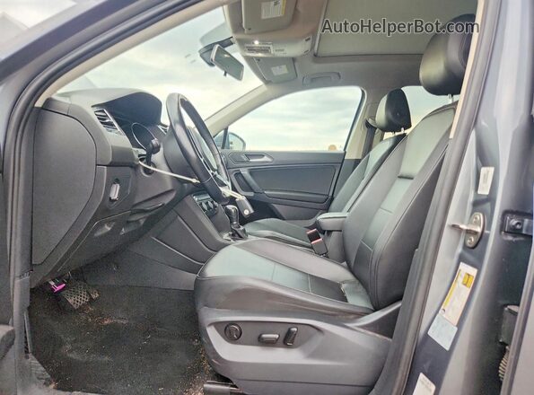 3VV3B7AX3KM069259 2019 VOLKSWAGEN TIGUAN Серый Вид салона спереди