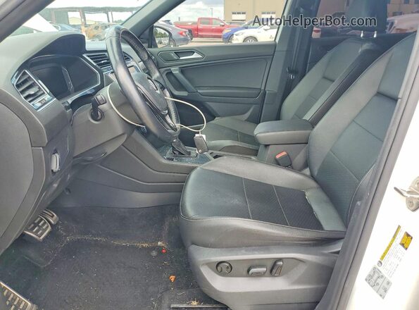 3VV3B7AX3KM199283 2019 VOLKSWAGEN TIGUAN White Front interior view