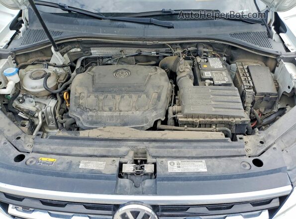 3VV3B7AX3KM199283 2019 VOLKSWAGEN TIGUAN White Engine compartment view
