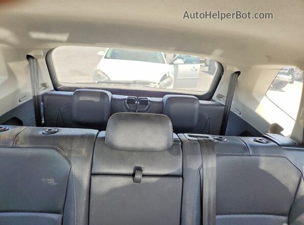3VV3B7AX3LM155821 2020 VOLKSWAGEN TIGUAN White უკანა სავარძლების ხედი