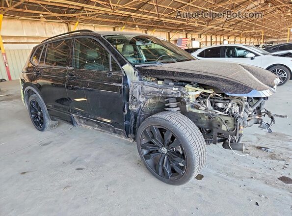 3VV3B7AX3MM052898 2021 VOLKSWAGEN TIGUAN Black Przód prawy