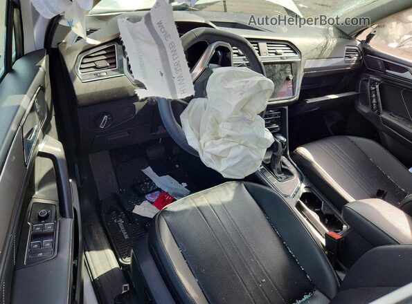 3VV3B7AX3NM047833 2022 VOLKSWAGEN TIGUAN White Dashboard view
