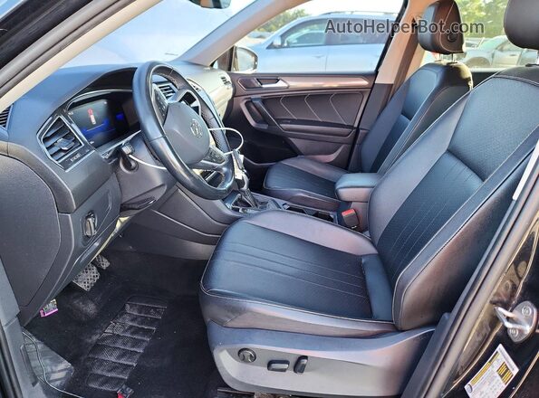 3VV3B7AX3NM154672 2022 VOLKSWAGEN TIGUAN Черный Вид салона спереди