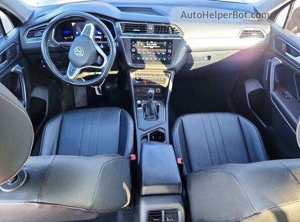 3VV3B7AX3NM154672 2022 VOLKSWAGEN TIGUAN Черный Вид панели приборов