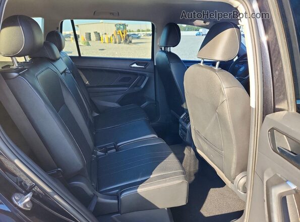 3VV3B7AX3NM154672 2022 VOLKSWAGEN TIGUAN Черный Вид задней части салона