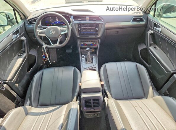 3VV3B7AX3PM118452 2023 VOLKSWAGEN TIGUAN White Vista del salpicadero