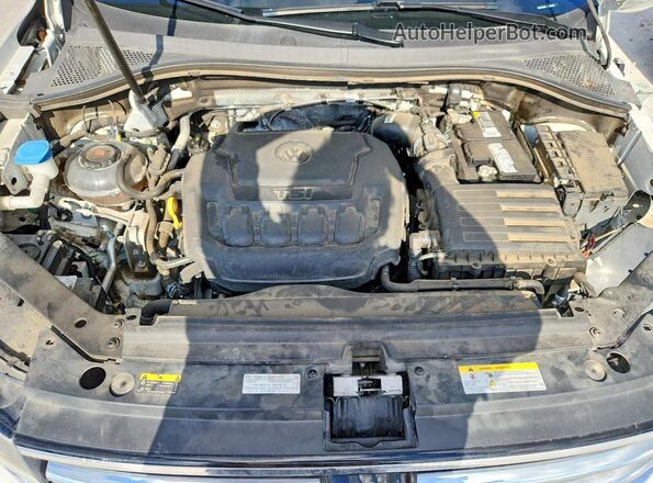 3VV3B7AX3PM118452 2023 VOLKSWAGEN TIGUAN White Vista del compartimento del motor
