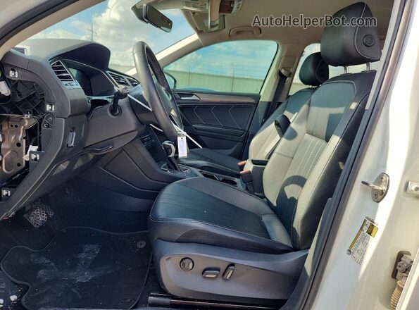 3VV3B7AX3PM118452 2023 VOLKSWAGEN TIGUAN White Vista interior delantera