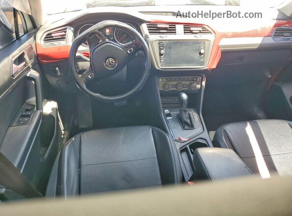 3VV3B7AX4JM020120 2018 VOLKSWAGEN TIGUAN White Widok deski rozdzielczej