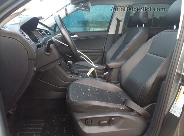 3VV3B7AX4JM024877 2018 VOLKSWAGEN TIGUAN Gray Vista interior delantera