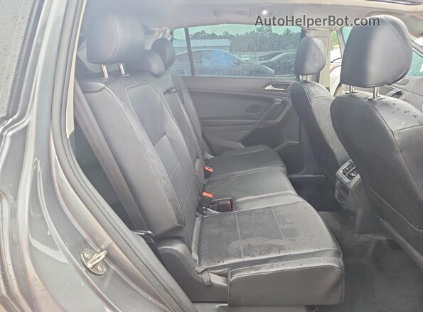 3VV3B7AX4JM024877 2018 VOLKSWAGEN TIGUAN Gray Vista interior trasera