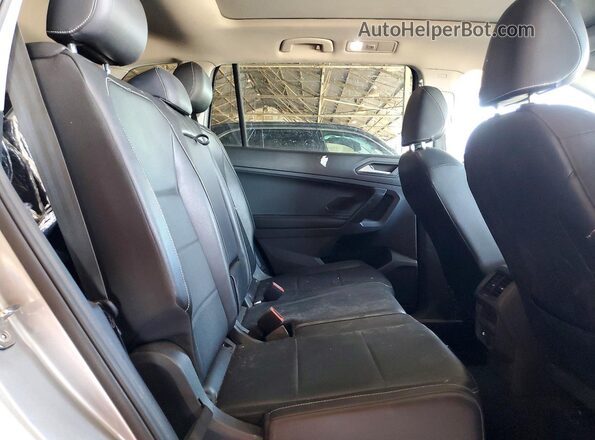 3VV3B7AX4MM116866 2021 VOLKSWAGEN TIGUAN Silver Rear interior view
