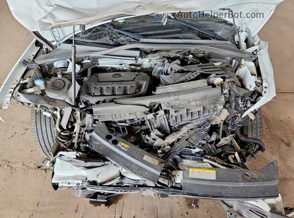 3VV3B7AX4NM057934 2022 VOLKSWAGEN TIGUAN White ძრავის განყოფილების ხედი