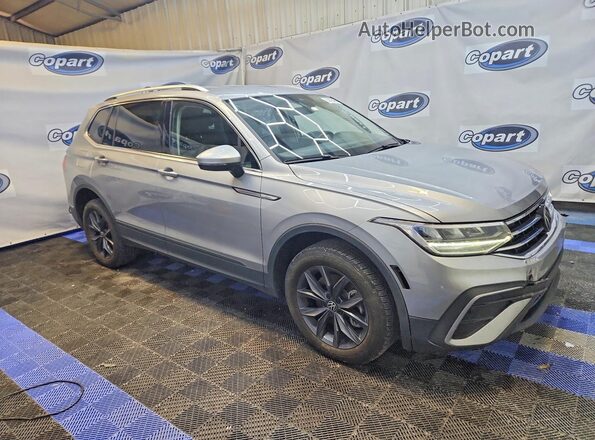 3VV3B7AX4RM001532 2024 VOLKSWAGEN TIGUAN Серый Передняя правая четверть