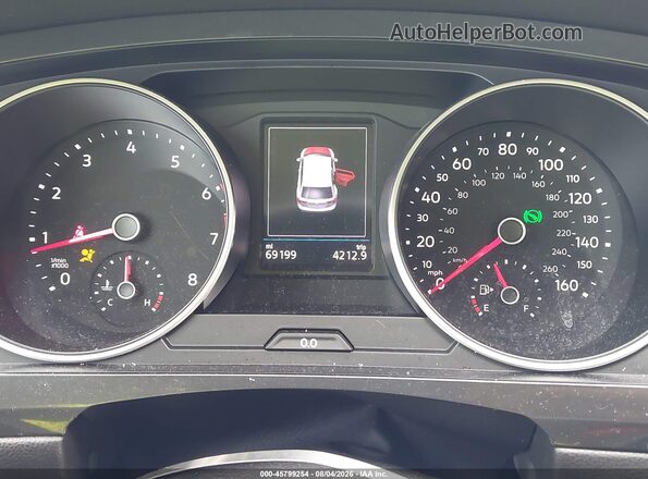 3VV3B7AX5JM015203 2018 VOLKSWAGEN TIGUAN White Vista de los asientos traseros
