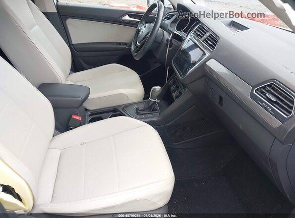 3VV3B7AX5JM015203 2018 VOLKSWAGEN TIGUAN White Vista interior delantera