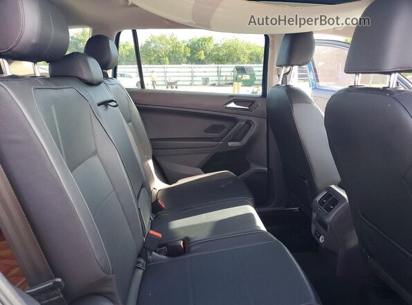 3VV3B7AX5JM087812 2018 VOLKSWAGEN TIGUAN Blue Вид задніх сидінь