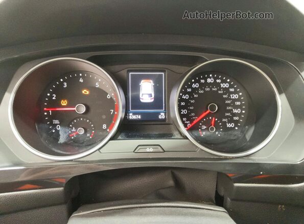 3VV3B7AX5JM120677 2018 VOLKSWAGEN TIGUAN White Vista del cuadro de instrumentos
