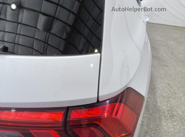 3VV3B7AX5JM120677 2018 VOLKSWAGEN TIGUAN White 