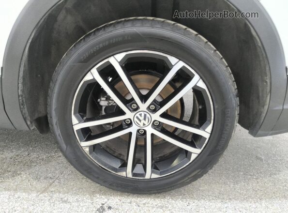 3VV3B7AX5JM120677 2018 VOLKSWAGEN TIGUAN White 