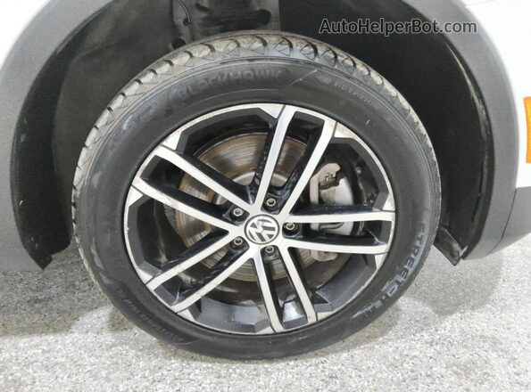 3VV3B7AX5JM120677 2018 VOLKSWAGEN TIGUAN White 
