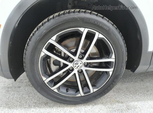 3VV3B7AX5JM120677 2018 VOLKSWAGEN TIGUAN White 