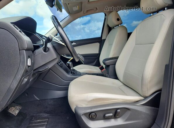 3VV3B7AX5KM005868 2019 VOLKSWAGEN TIGUAN Black წინა სალონის ხედი