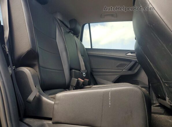 3VV3B7AX5LM074187 2020 VOLKSWAGEN TIGUAN Black Rear interior view