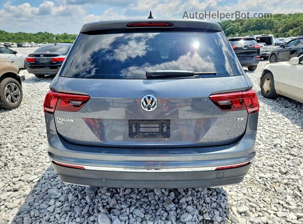 3VV3B7AX6JM017008 2018 VOLKSWAGEN TIGUAN Gray Вид ззаду
