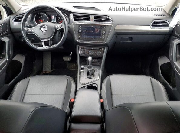 3VV3B7AX6JM131767 2018 VOLKSWAGEN TIGUAN Gray Առջևի վահանակի տեսք