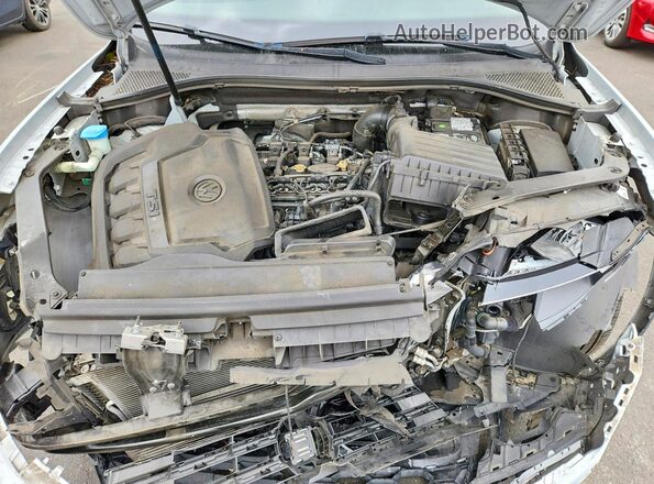 3VV3B7AX6JM208721 2018 VOLKSWAGEN TIGUAN White ძრავის განყოფილების ხედი