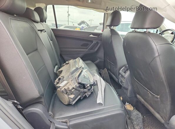 3VV3B7AX6JM208721 2018 VOLKSWAGEN TIGUAN White უკანა სალონის ხედი