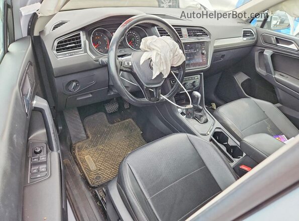 3VV3B7AX6JM208721 2018 VOLKSWAGEN TIGUAN White წინა პანელის ხედი