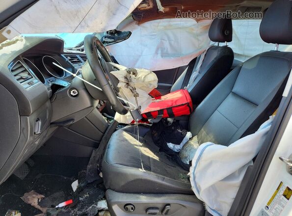 3VV3B7AX6KM046168 2019 VOLKSWAGEN TIGUAN White Вид салону спереду