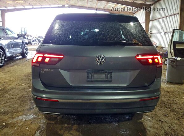 3VV3B7AX6LM071802 2020 VOLKSWAGEN TIGUAN Gray Հետևի տեսք