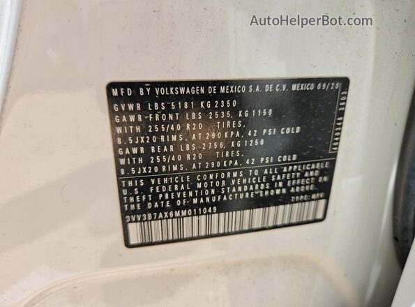 3VV3B7AX6MM011049 2021 VOLKSWAGEN TIGUAN White Vista del compartimento del motor