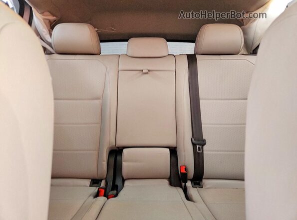 3VV3B7AX6MM033407 2021 VOLKSWAGEN TIGUAN Серебряный Вид задних сидений